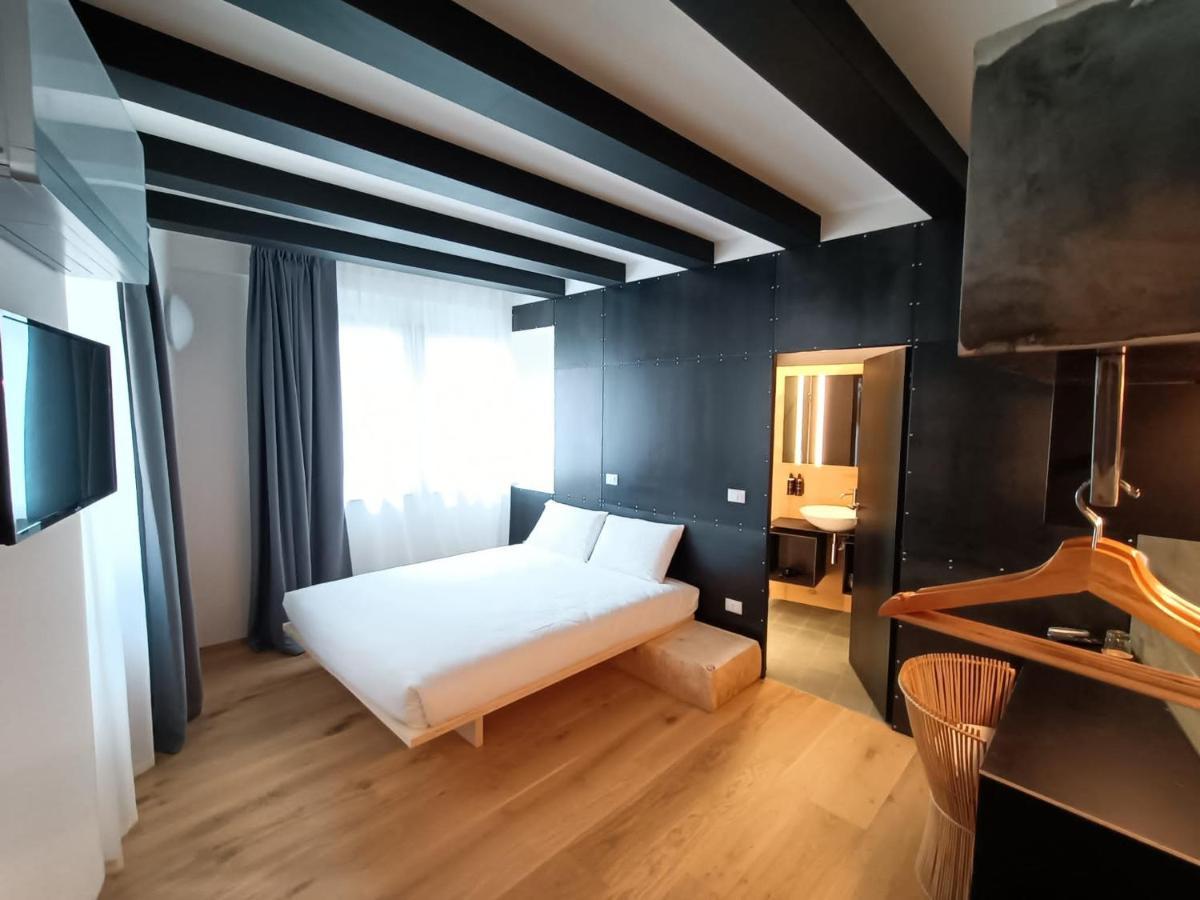 Standard Double Room,1142563633:JPEG