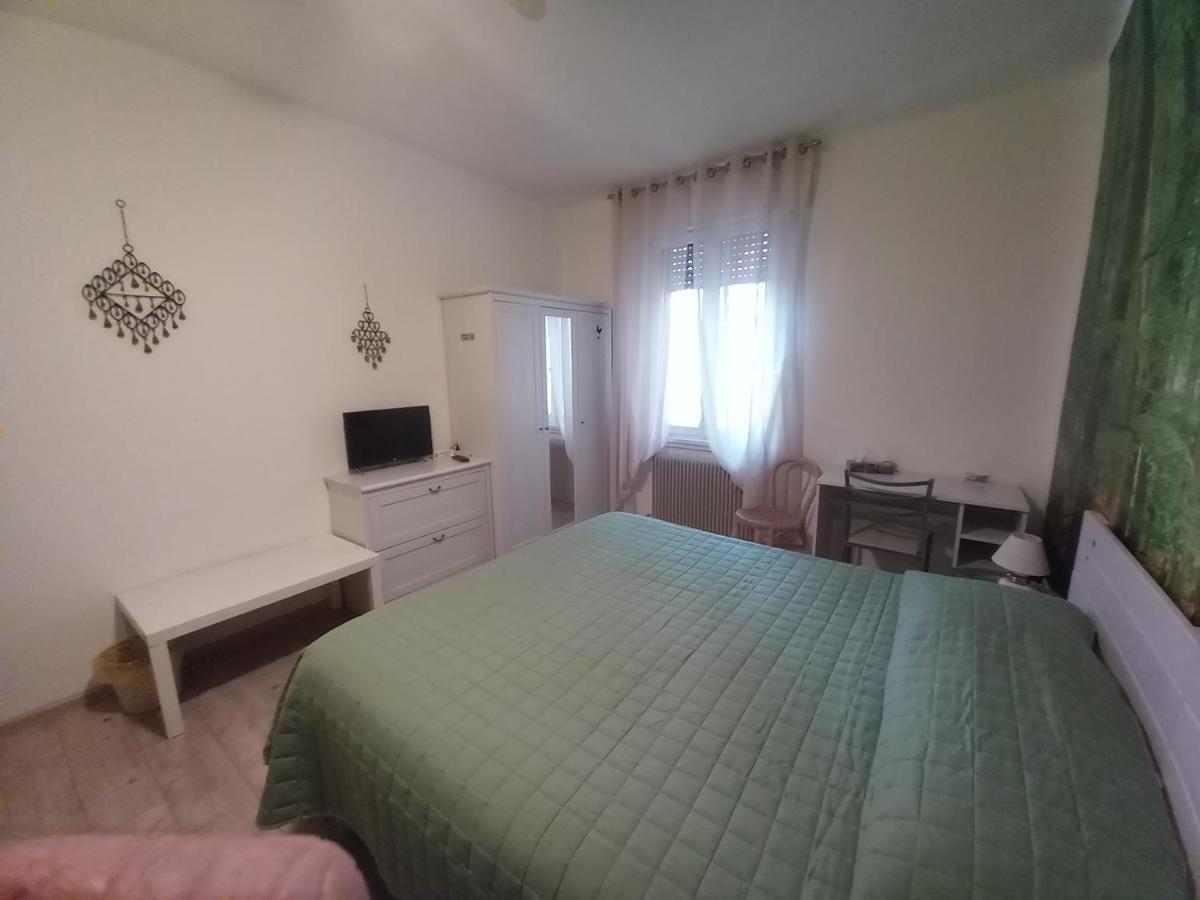 Camera Economy Matrimoniale/Doppia con Letti Singoli con Bagno Privato Esterno