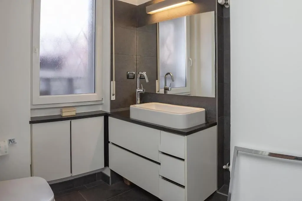 Tridenthome 5 Min From Station & Free Wifi-1