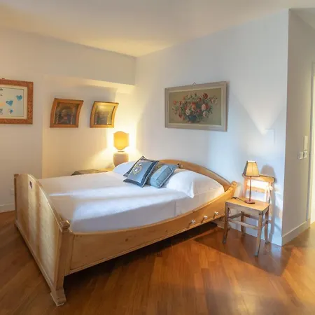 B&B S. Trinita 18 Suites & Rooms-3