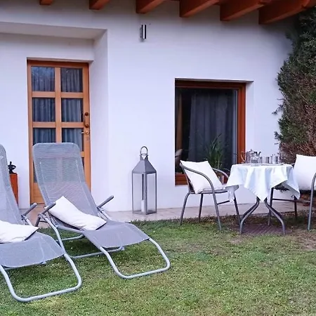 Villa Natura appartamento Open Space con giardino-2